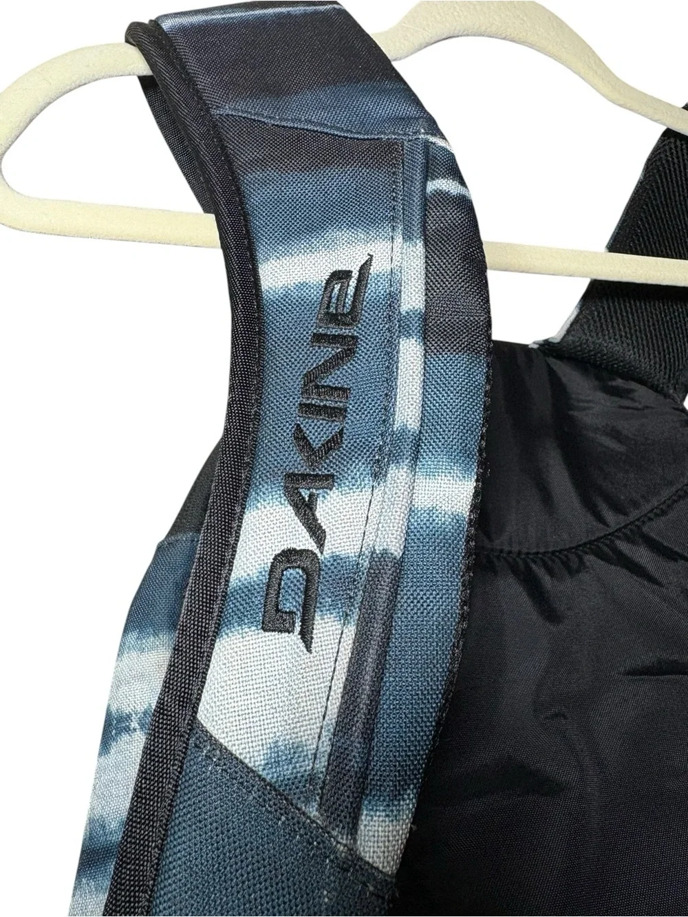 DAKINE | Blue Tie-Dye ‘Resin Stripe’ Mission 25L Backpack Snowboarding Winter